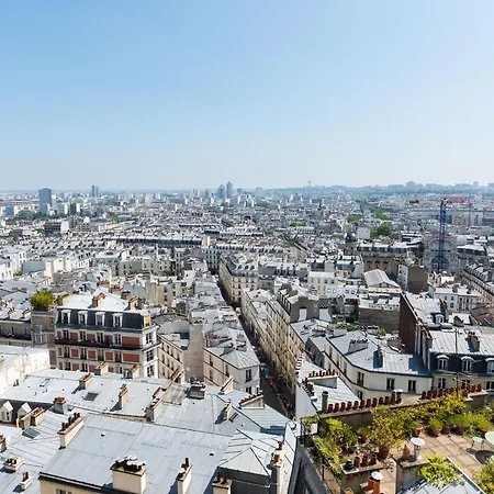 In Front Of The Sacre Coeur - 2 Bedrooms With Elevator Apartment Paris