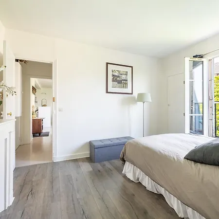 In Front Of The Sacre Coeur - 2 Bedrooms With Elevator Apartment *